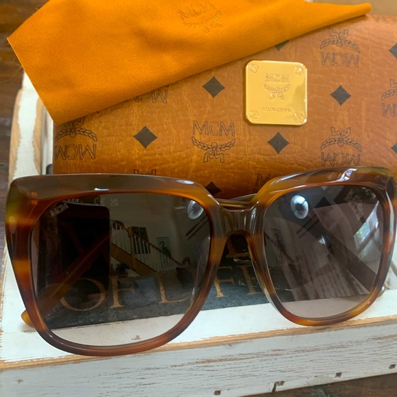 MCM Bundle Sunglasses with Hard Case & Cleaning Cloth New and Authentic - Picture 2 of 15